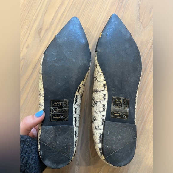 POINTED TOE SNAKESKIN FLATS FROM ALDO - Picture 3 of 10